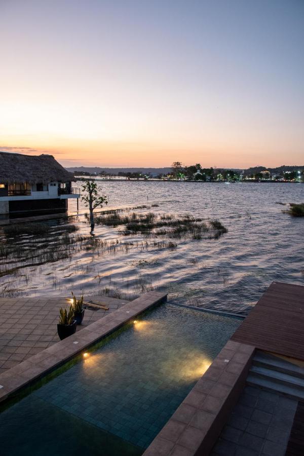 Hotel Maya Internacional Flores Luaran gambar